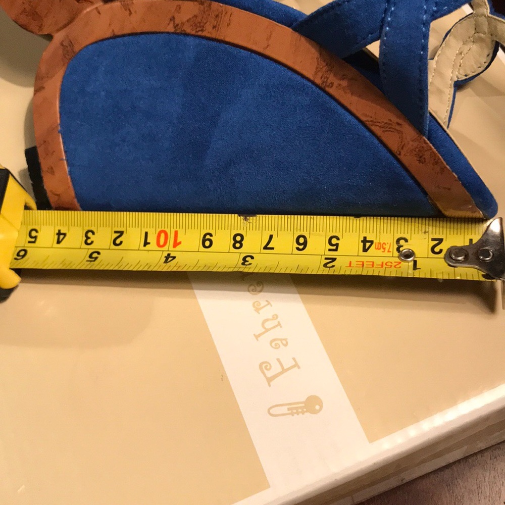 🦋Wedge Heels🦋 - Picture 4 of 6